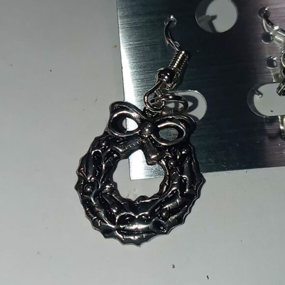 Repurposed earrings - Picture 3 of 3